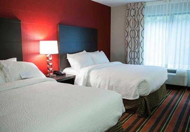 Fairfield Inn & Suites By Marriott Москов Екстер'єр фото