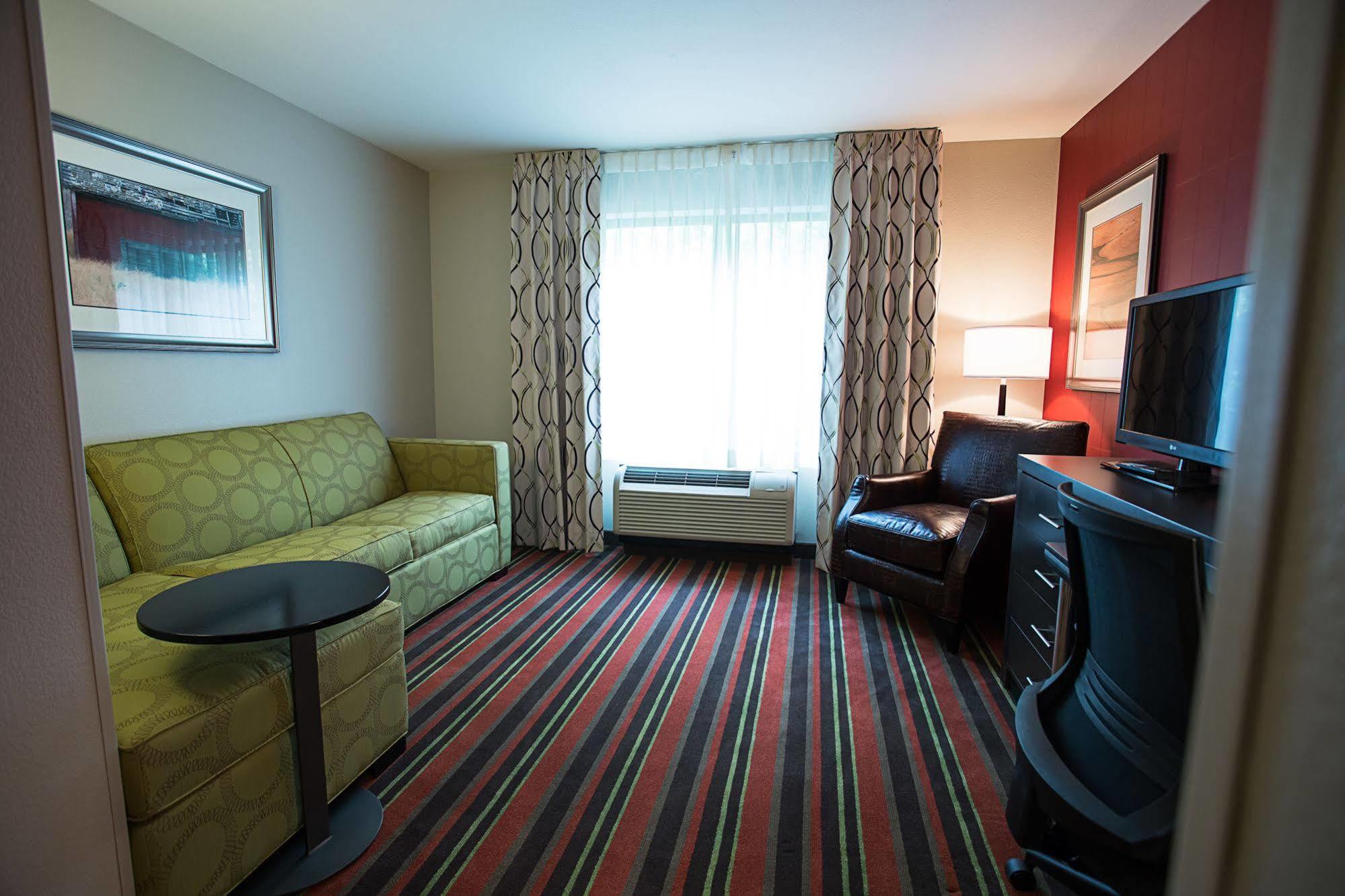 Fairfield Inn & Suites By Marriott Москов Екстер'єр фото