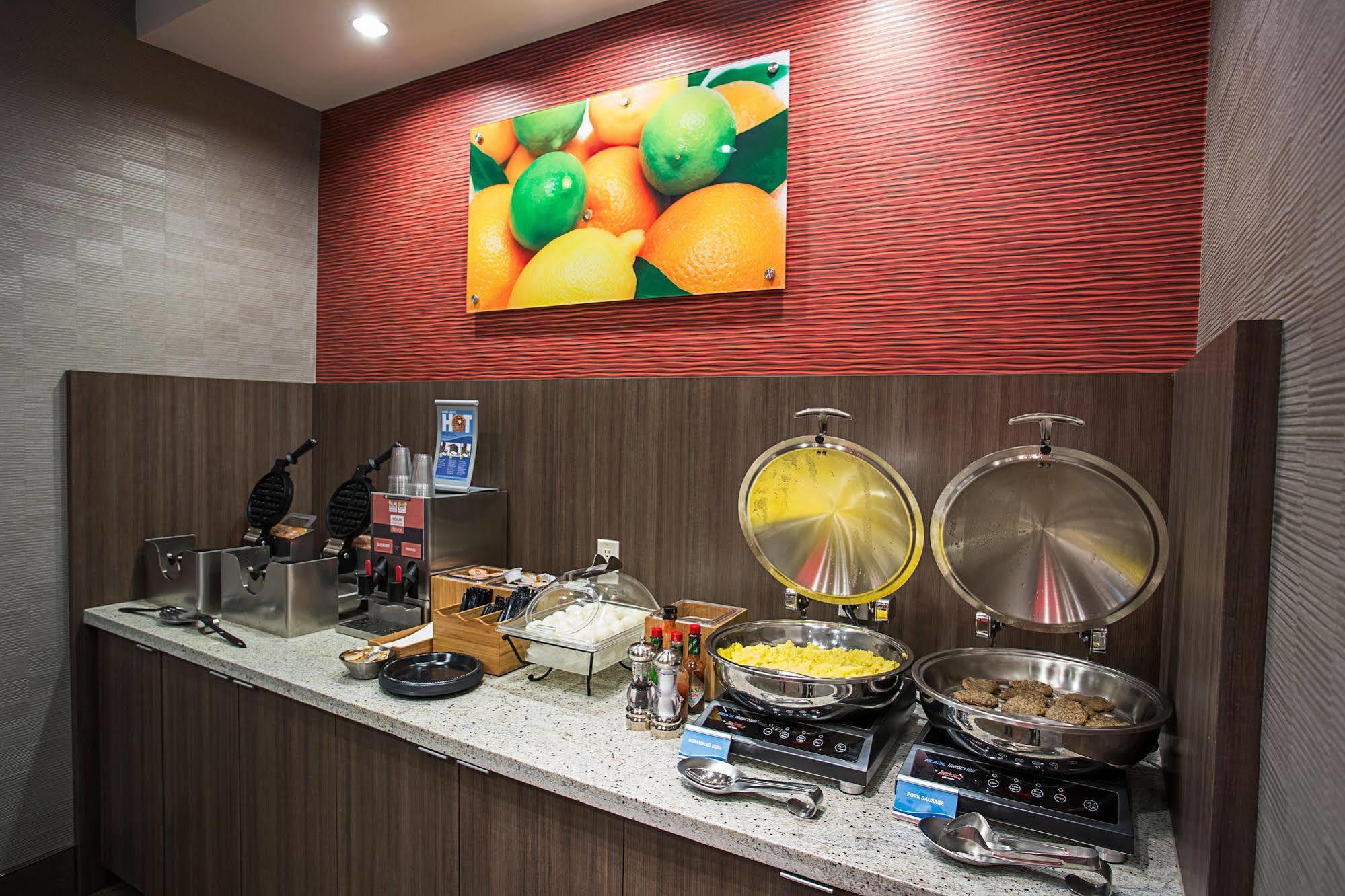 Fairfield Inn & Suites By Marriott Москов Екстер'єр фото